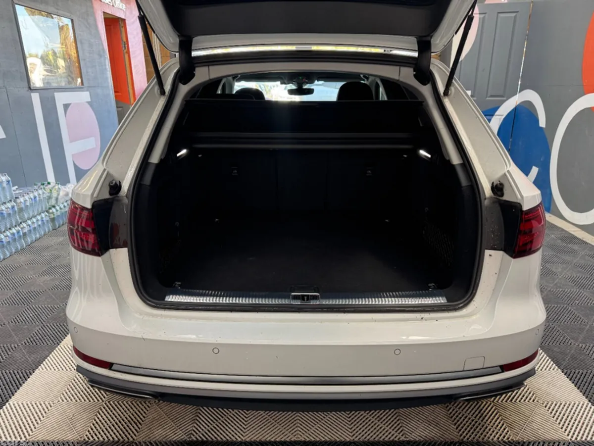 Audi A4 Estate, Petrol, 2019, White