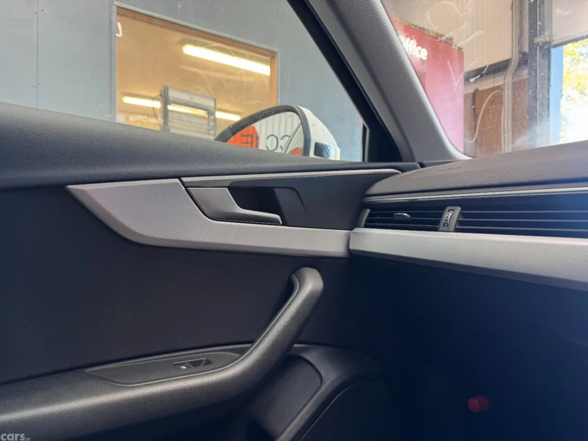 Audi A4 Estate, Petrol, 2019, White