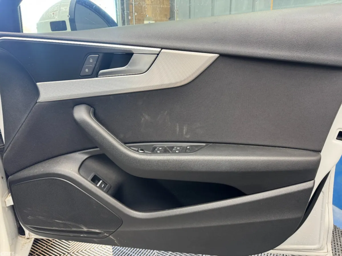 Audi A4 Estate, Petrol, 2019, White