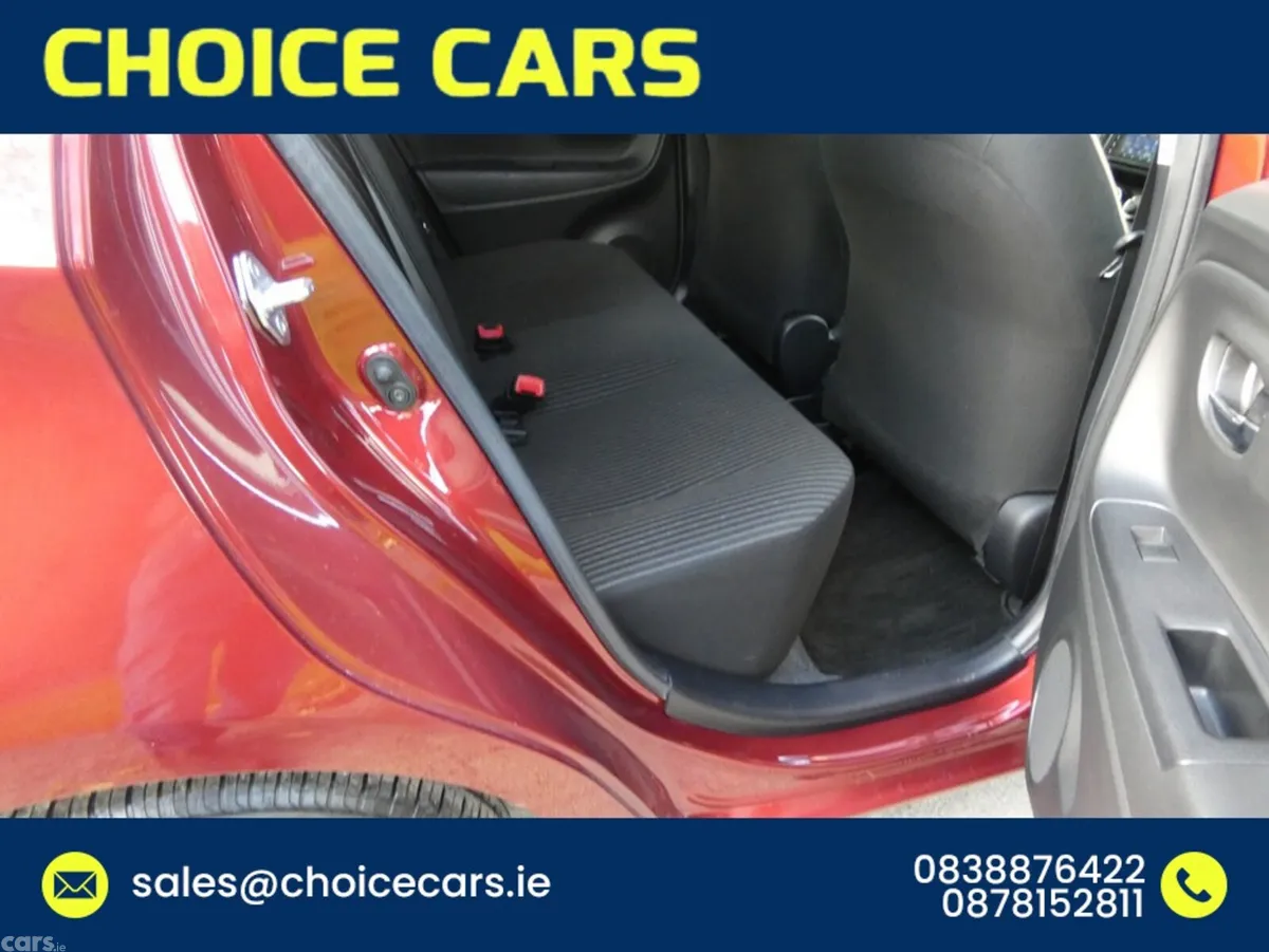 Toyota Yaris Hatchback, Petrol, 2017, Red