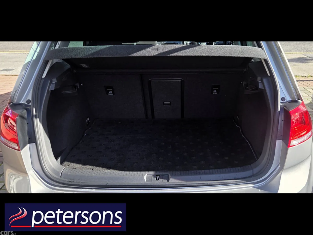 Volkswagen Golf Hatchback, Petrol, 2015, Silver