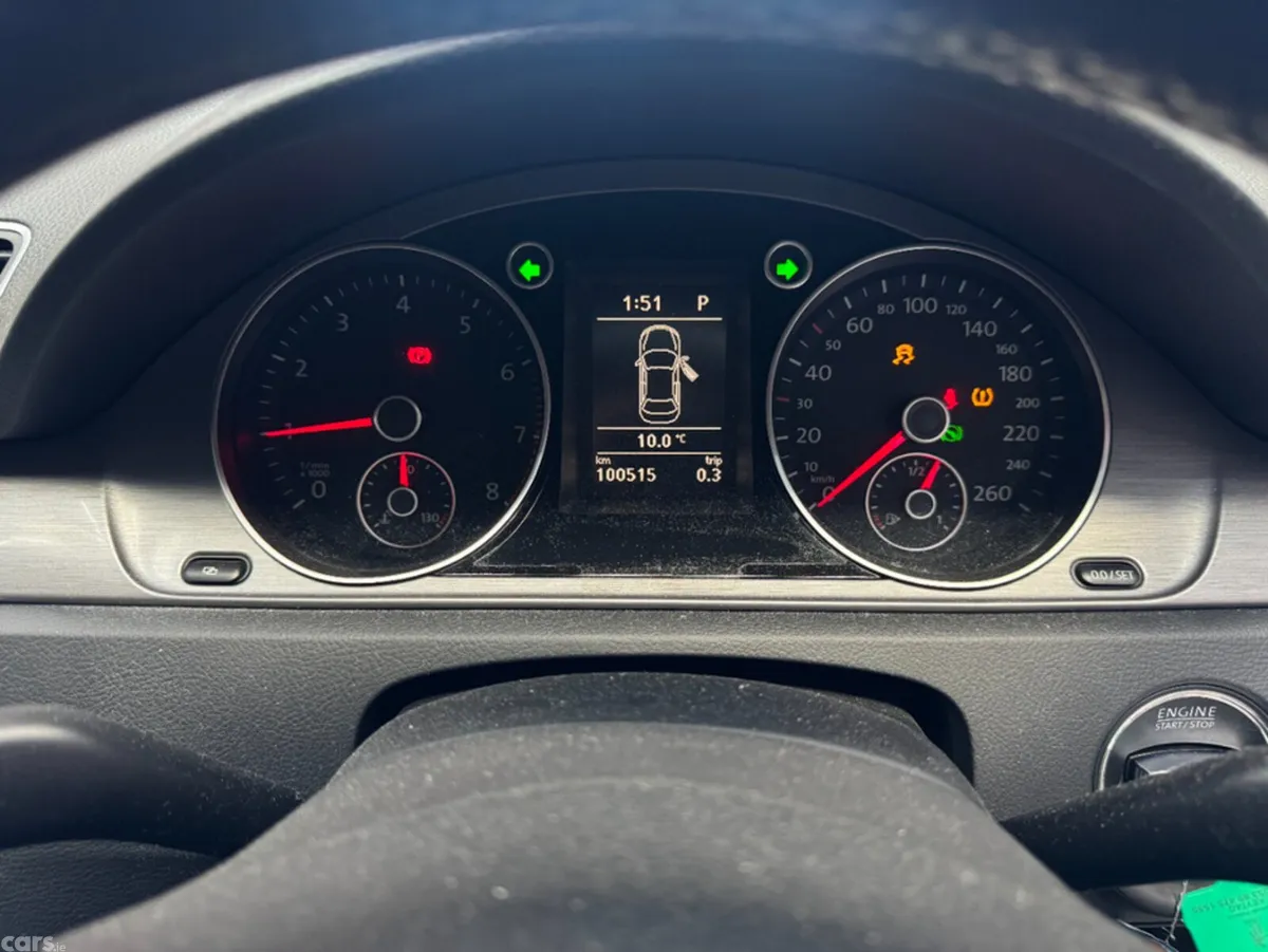 Volkswagen Passat Saloon, Petrol, 2012, Black