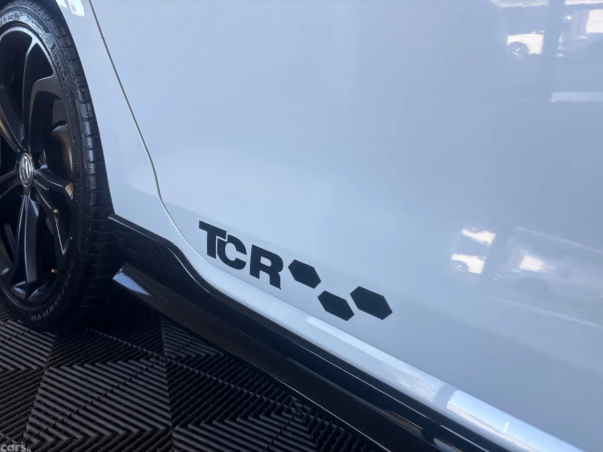 Volkswagen Golf Hatchback, Petrol, 2019, White