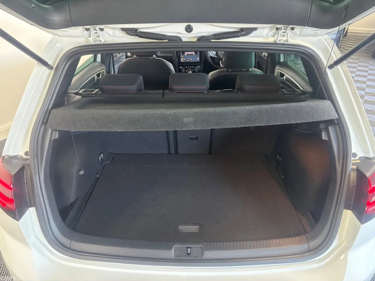 Volkswagen Golf Hatchback, Petrol, 2019, White