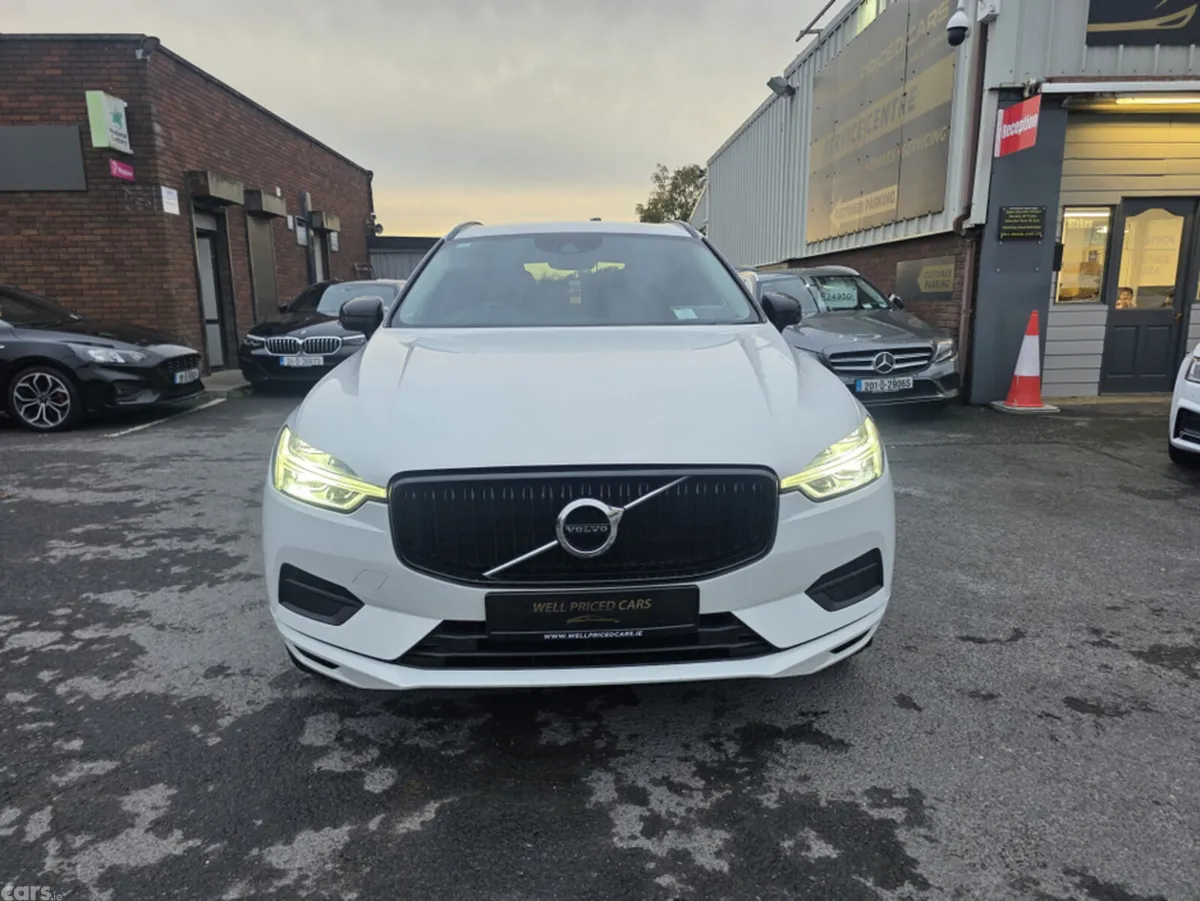 Volvo XC60 Estate, Diesel, 2017, White