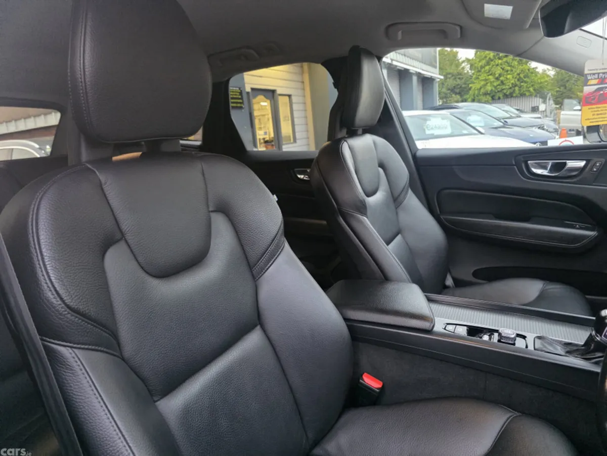 Volvo XC60 Estate, Diesel, 2017, White