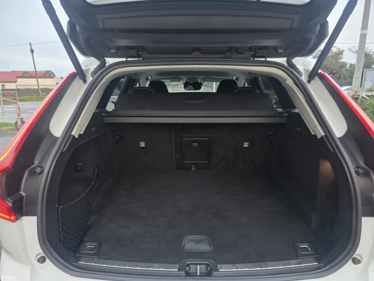 Volvo XC60 Estate, Diesel, 2017, White