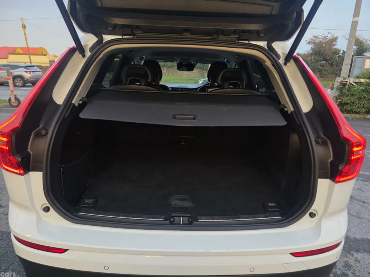 Volvo XC60 Estate, Diesel, 2017, White