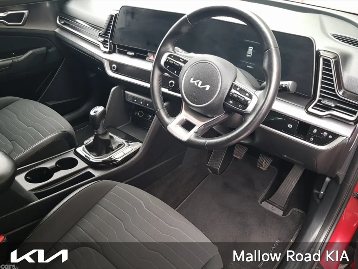 Kia Sportage MPV, Diesel, 2023, Red
