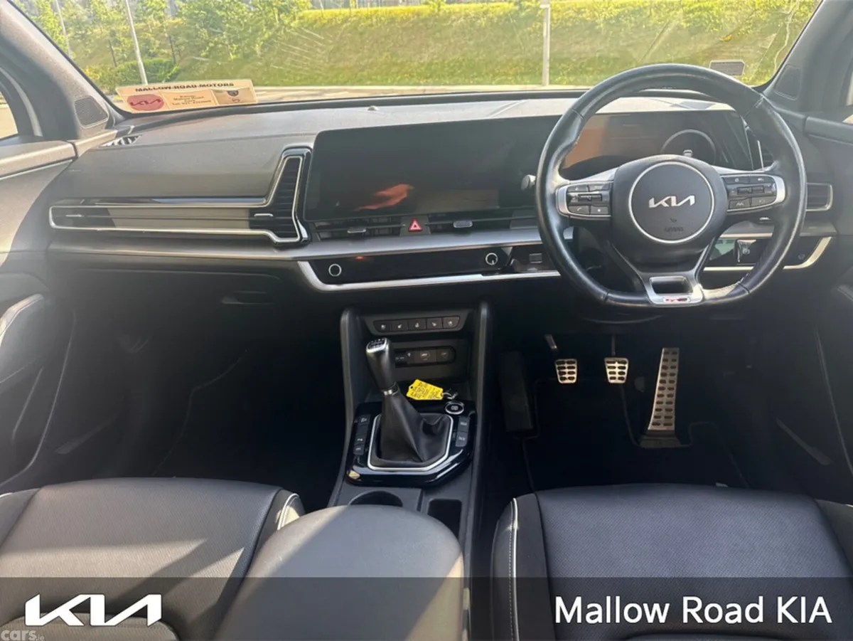 Kia Sportage MPV, Diesel Hybrid, 2022, White