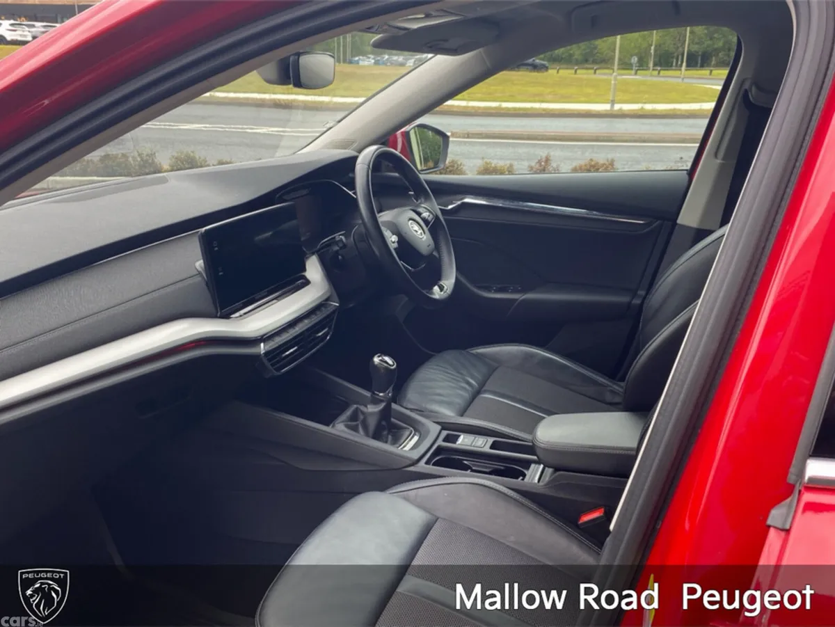 Skoda Octavia Hatchback, Diesel, 2023, Red