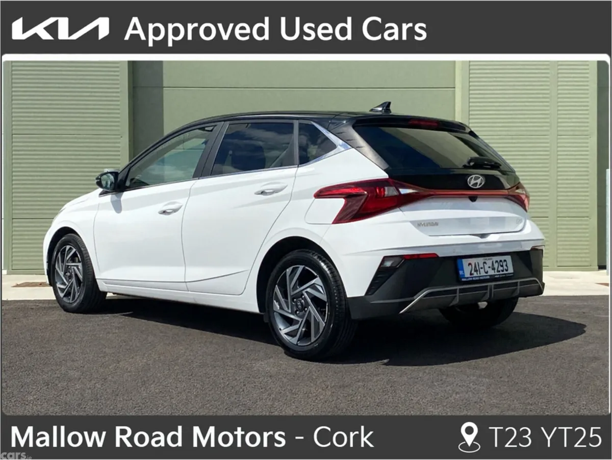 Hyundai i20 Hatchback, Petrol, 2024, White
