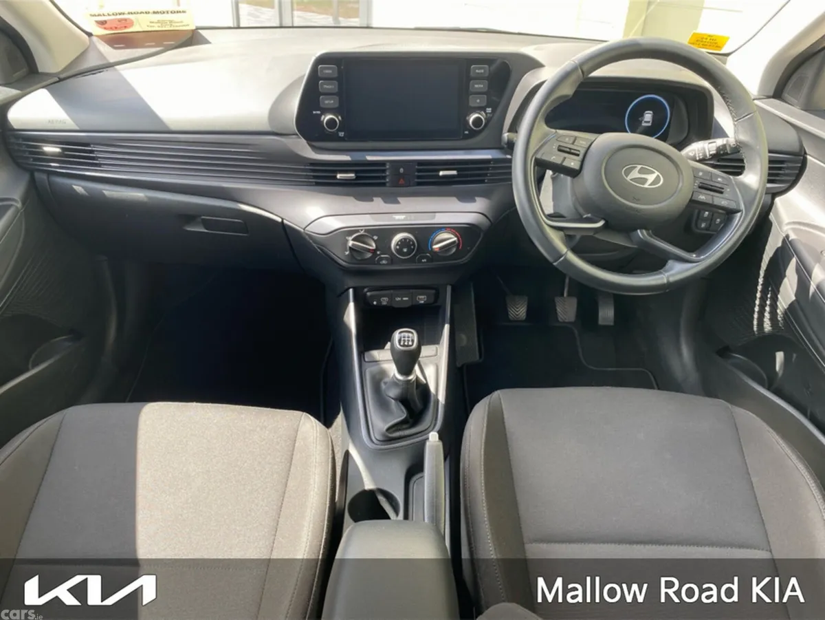 Hyundai i20 Hatchback, Petrol, 2024, White