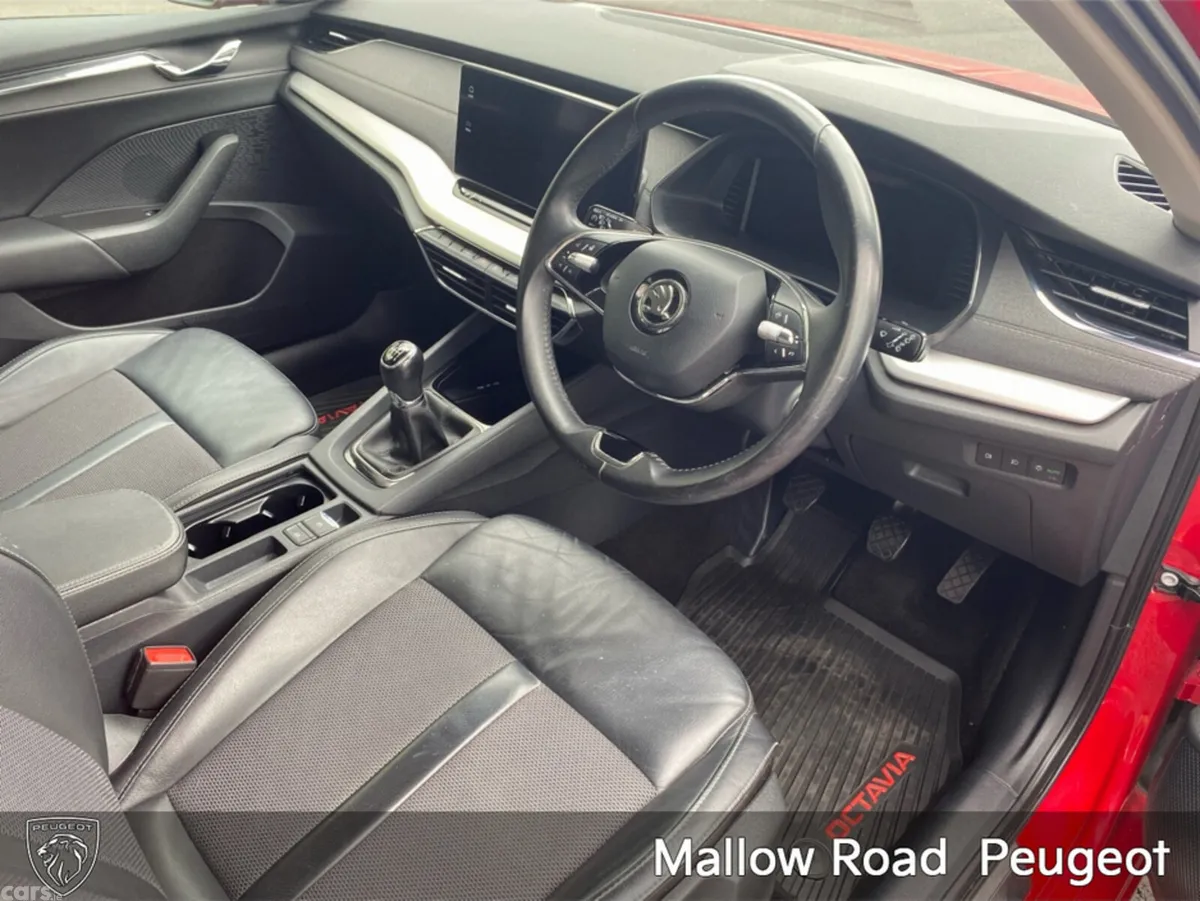 Skoda Octavia Hatchback, Diesel, 2023, Red