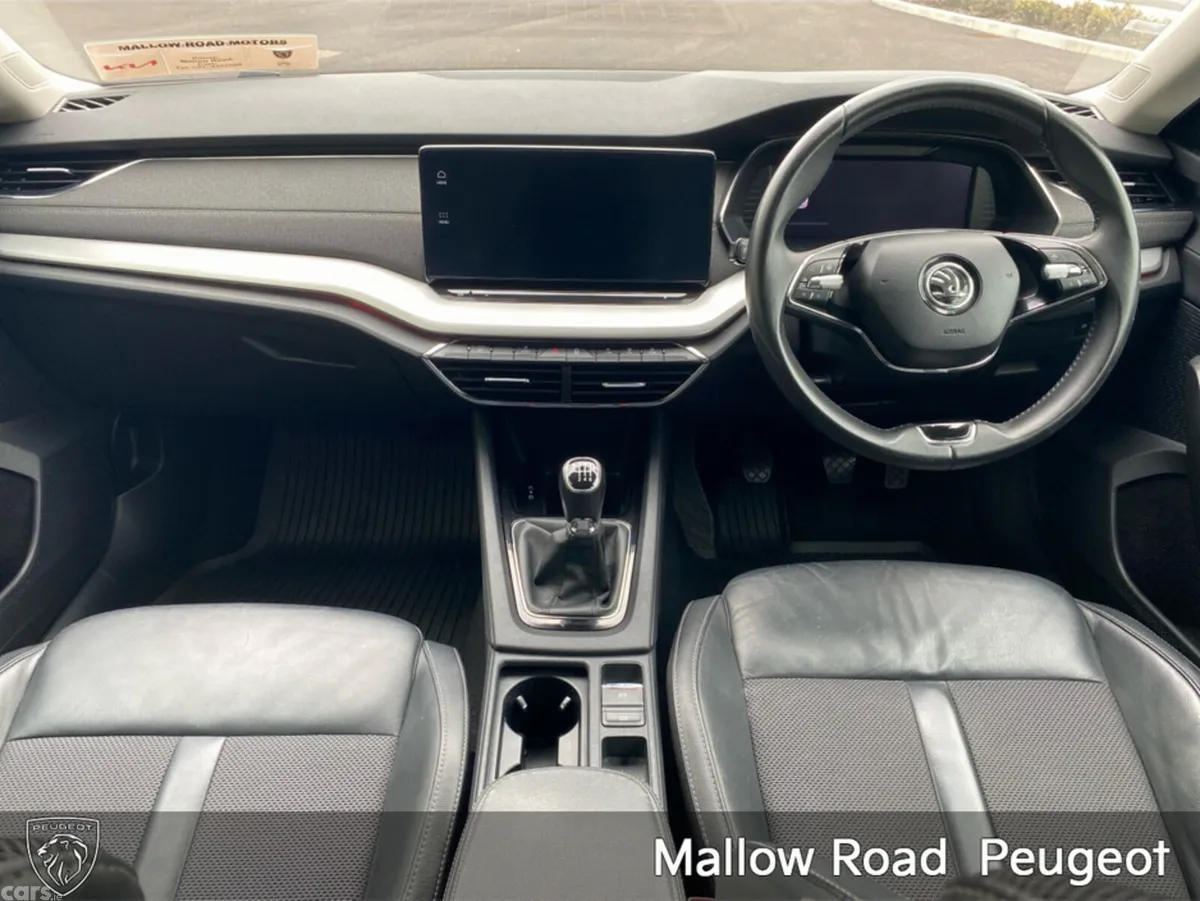 Skoda Octavia Hatchback, Diesel, 2023, Red