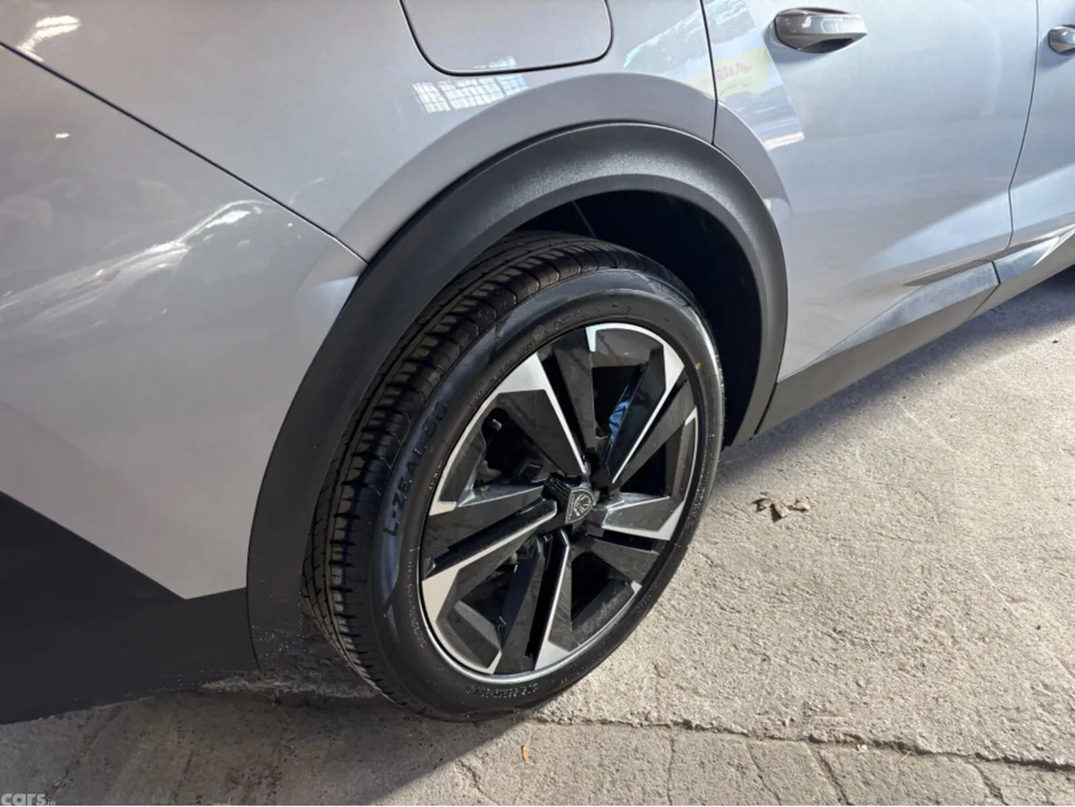Peugeot 408 Hatchback, Petrol, 2024, Grey