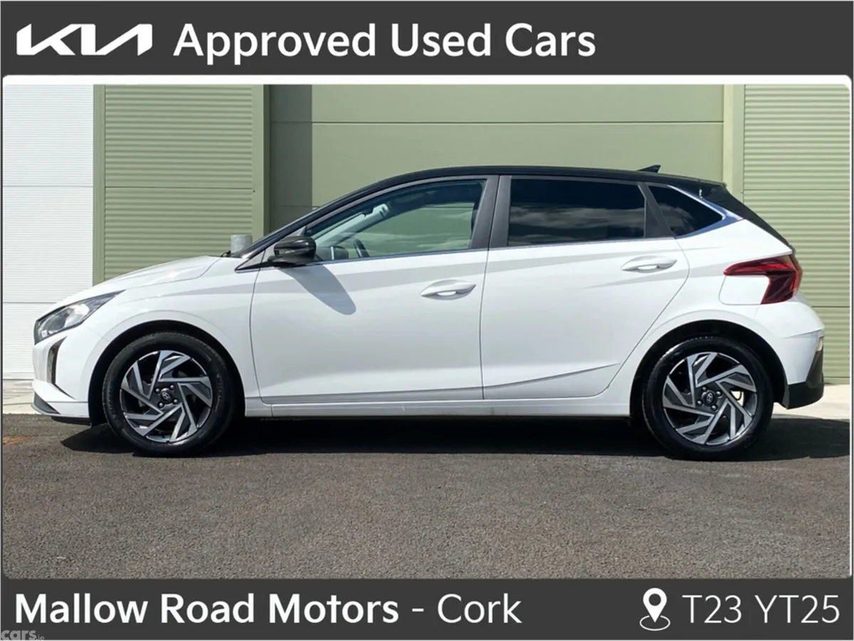 Hyundai i20 Hatchback, Petrol, 2024, White