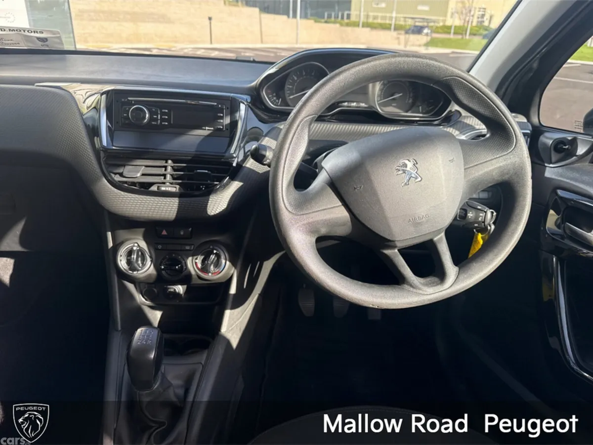 Peugeot 208 Hatchback, Petrol, 2017, Black
