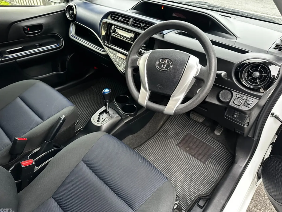 Toyota Aqua Hatchback, Petrol Hybrid, 2015, White
