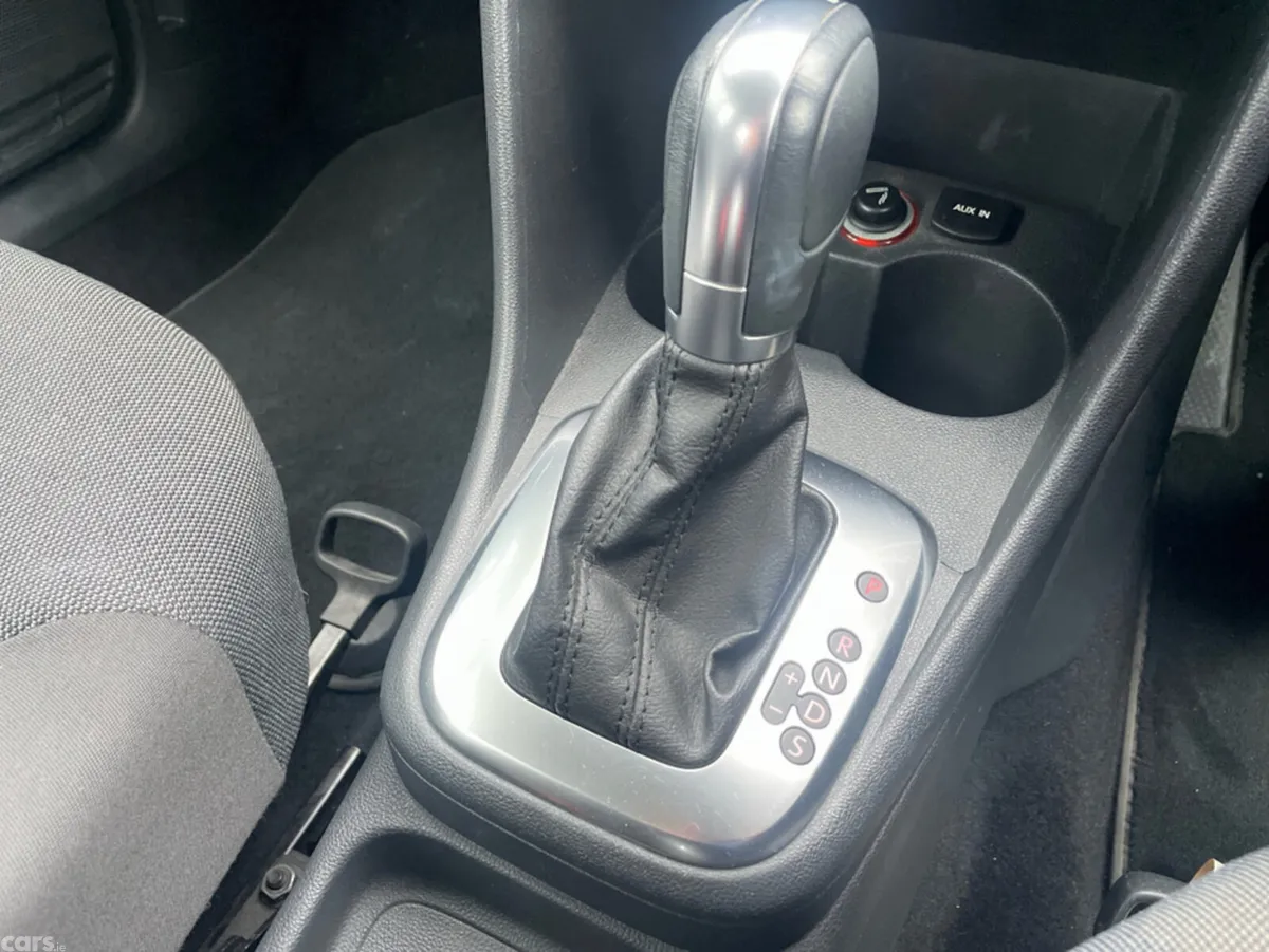 Volkswagen Polo Hatchback, Petrol, 2013, Silver