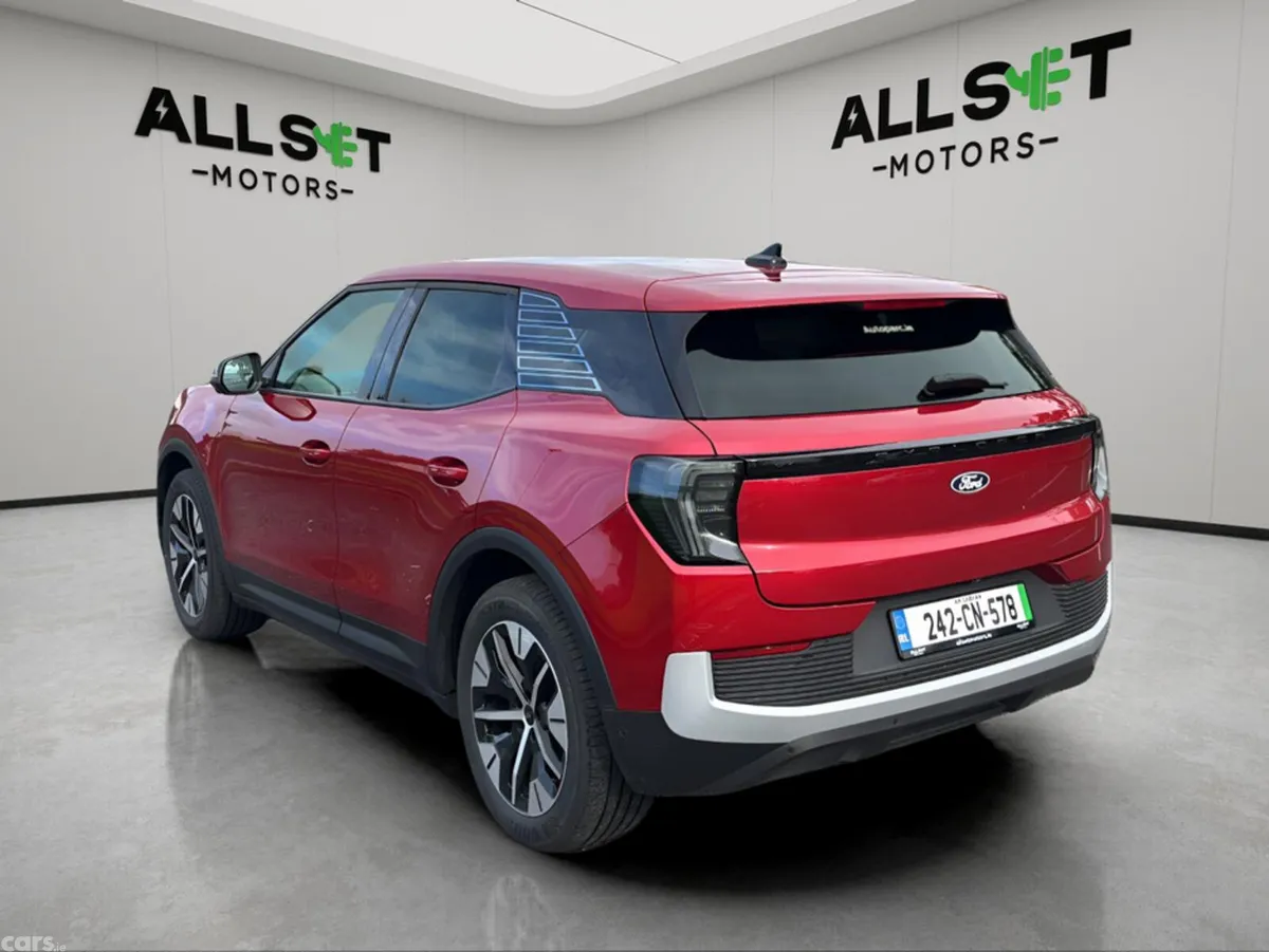 Ford Explorer MPV, Electric, 2024, Red