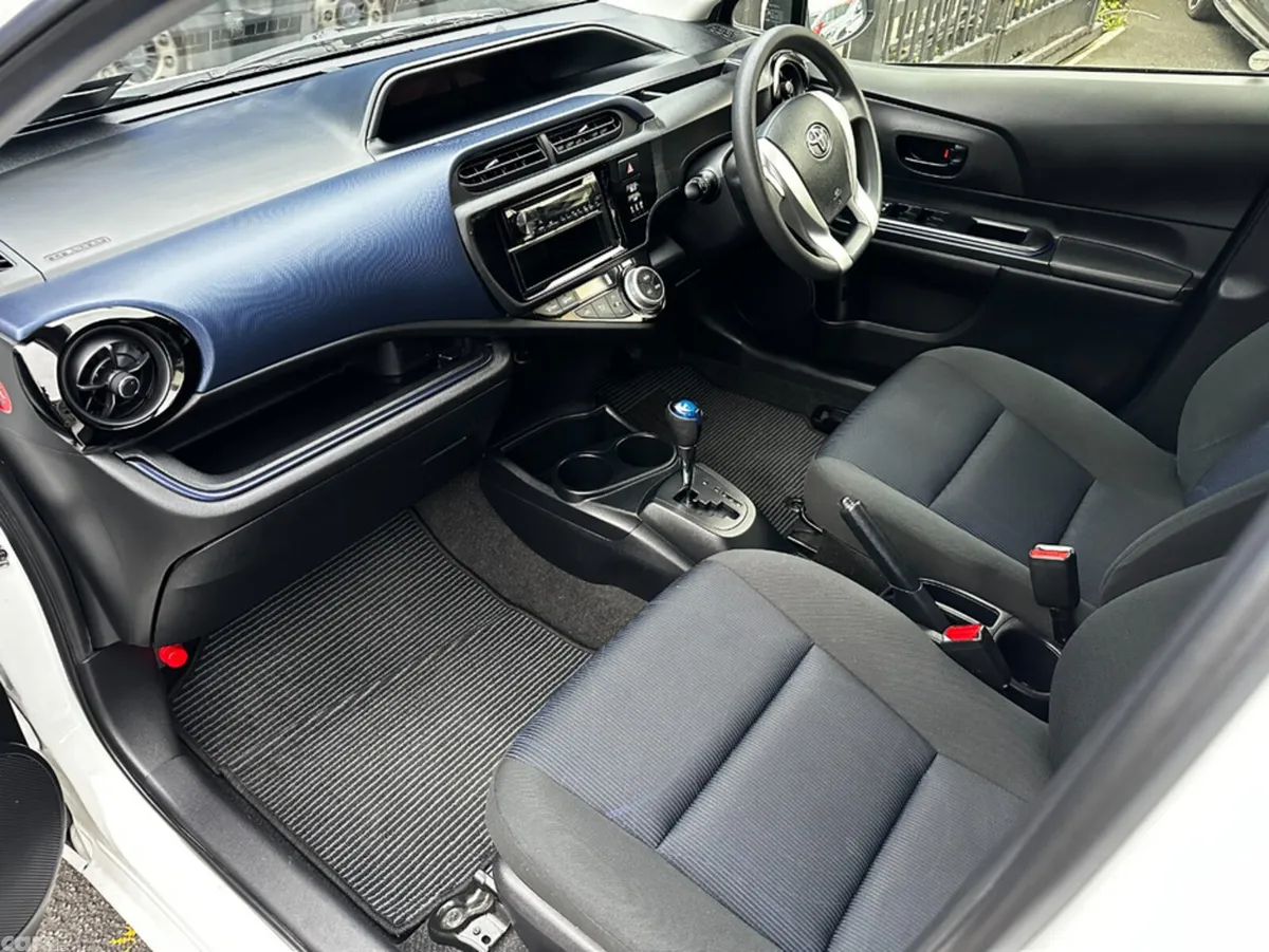 Toyota Aqua Hatchback, Petrol Hybrid, 2015, White