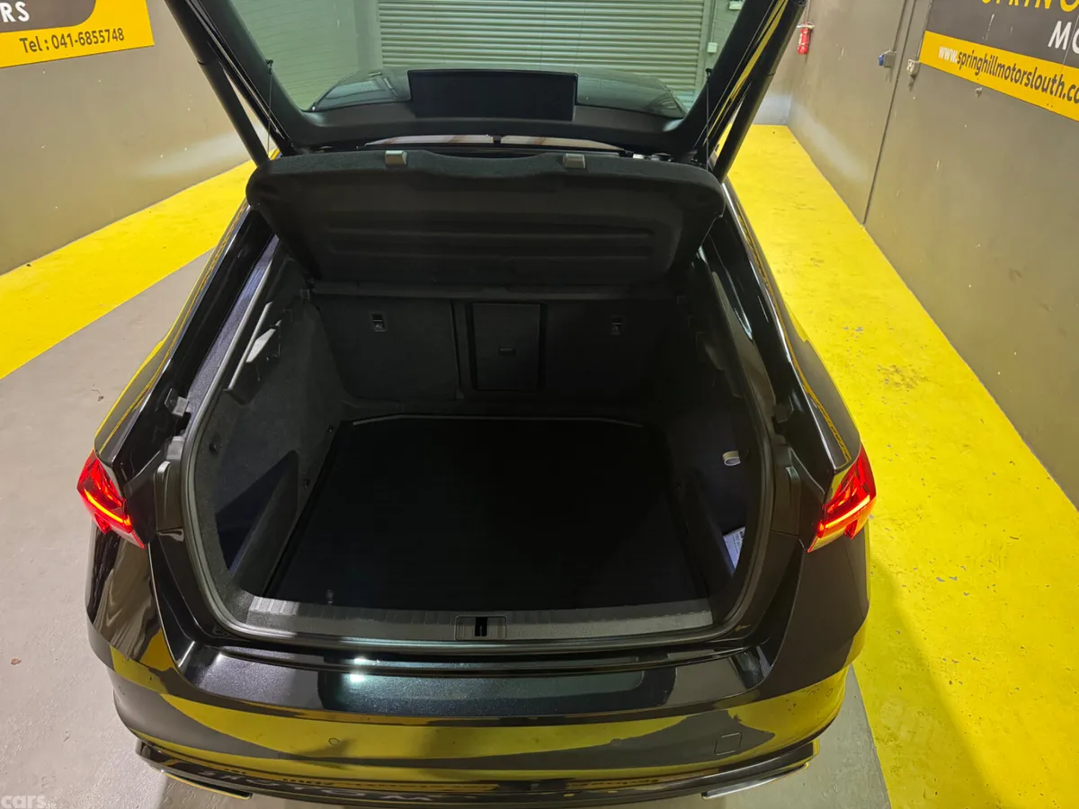 Skoda Octavia Saloon, Diesel, 2024, Black