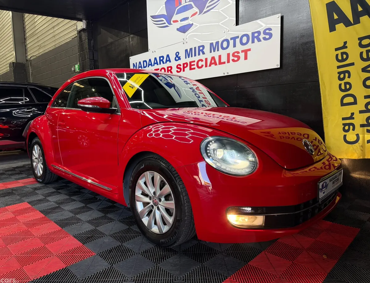 Volkswagen Beetle Hatchback, Petrol, 2013, Red