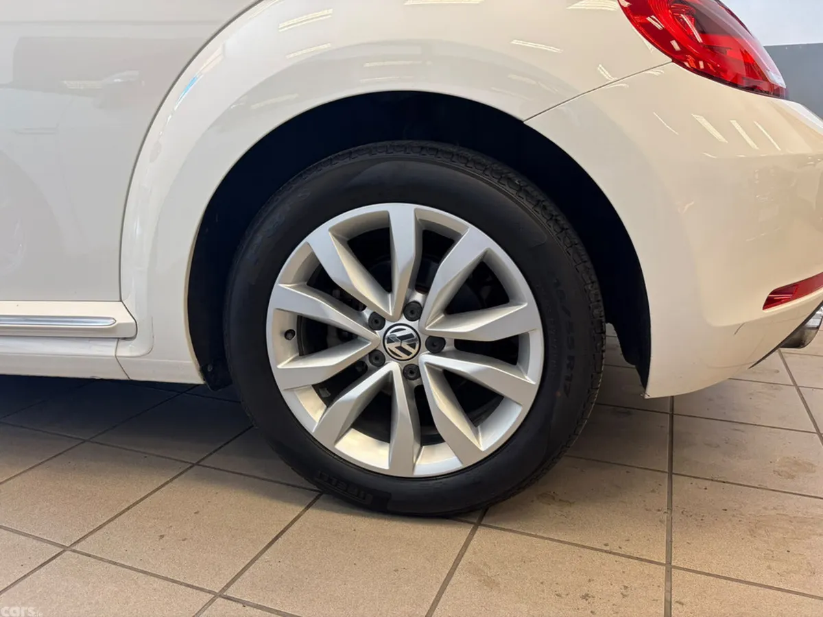 Volkswagen Beetle Hatchback, Petrol, 2013, White