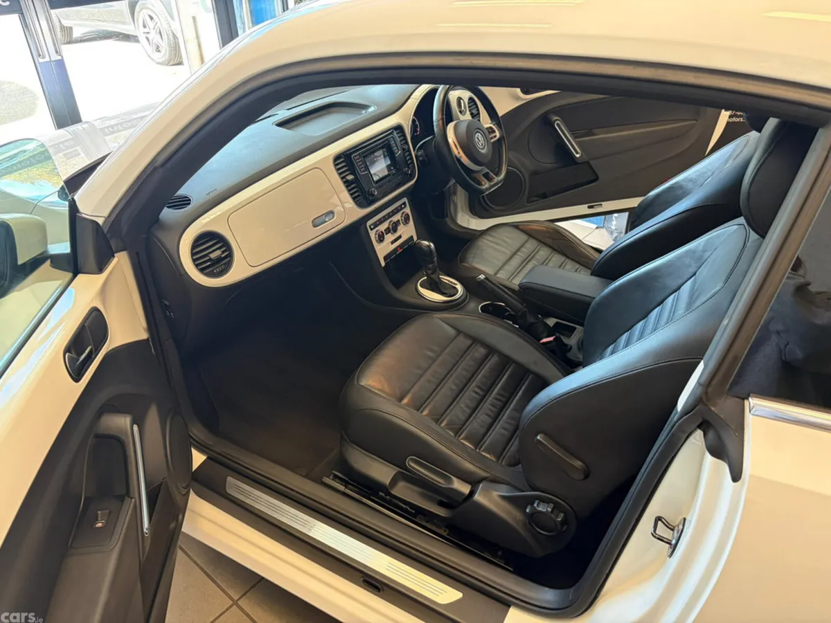 Volkswagen Beetle Hatchback, Petrol, 2013, White