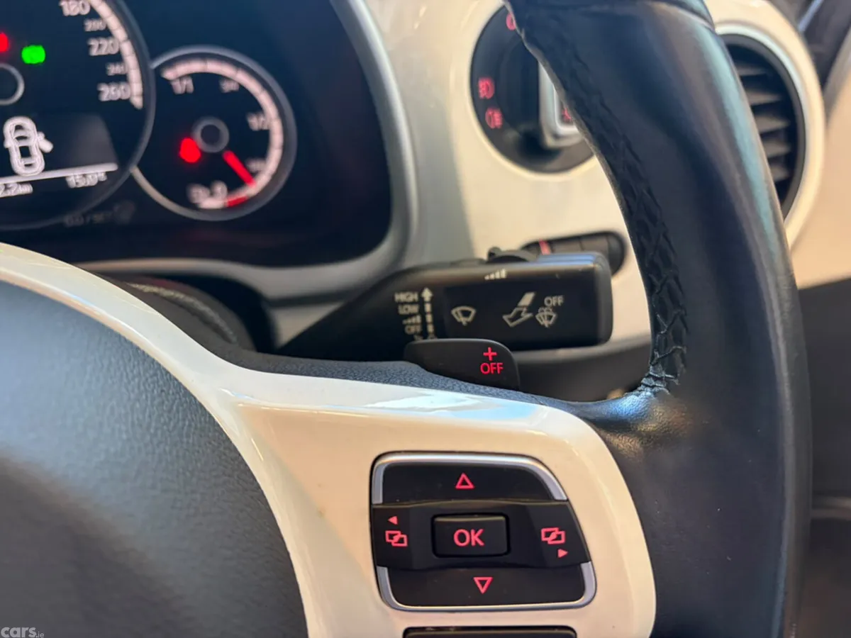 Volkswagen Beetle Hatchback, Petrol, 2013, White