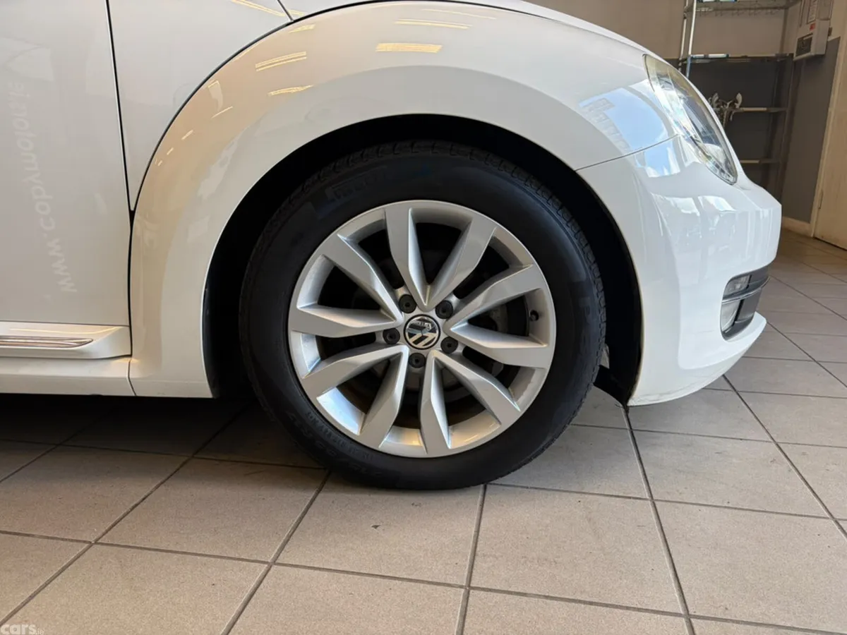 Volkswagen Beetle Hatchback, Petrol, 2013, White