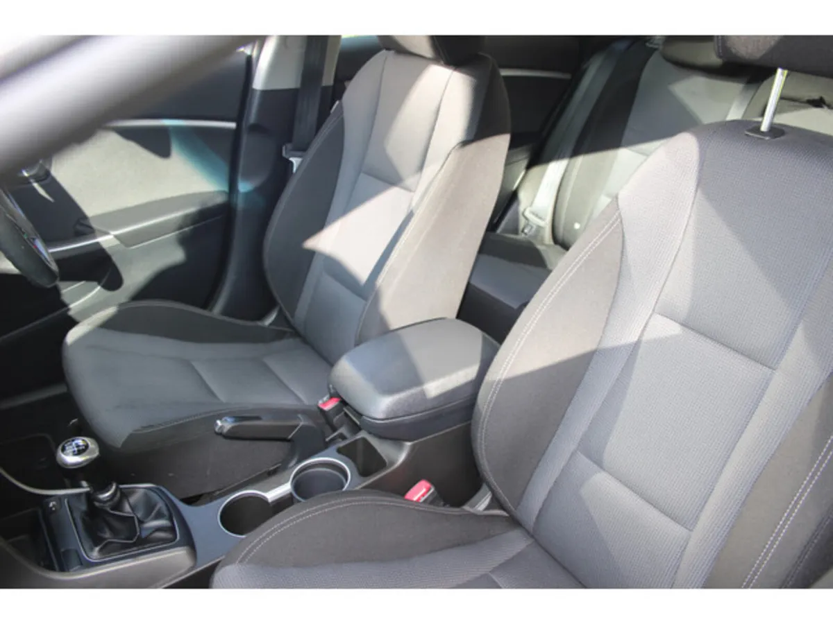 Hyundai i30 Hatchback, Diesel, 2017, White