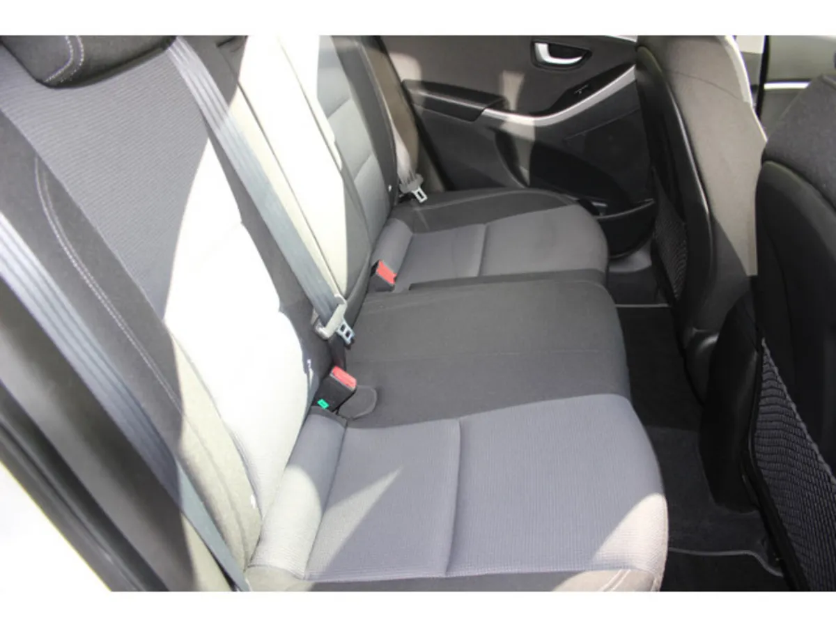 Hyundai i30 Hatchback, Diesel, 2017, White