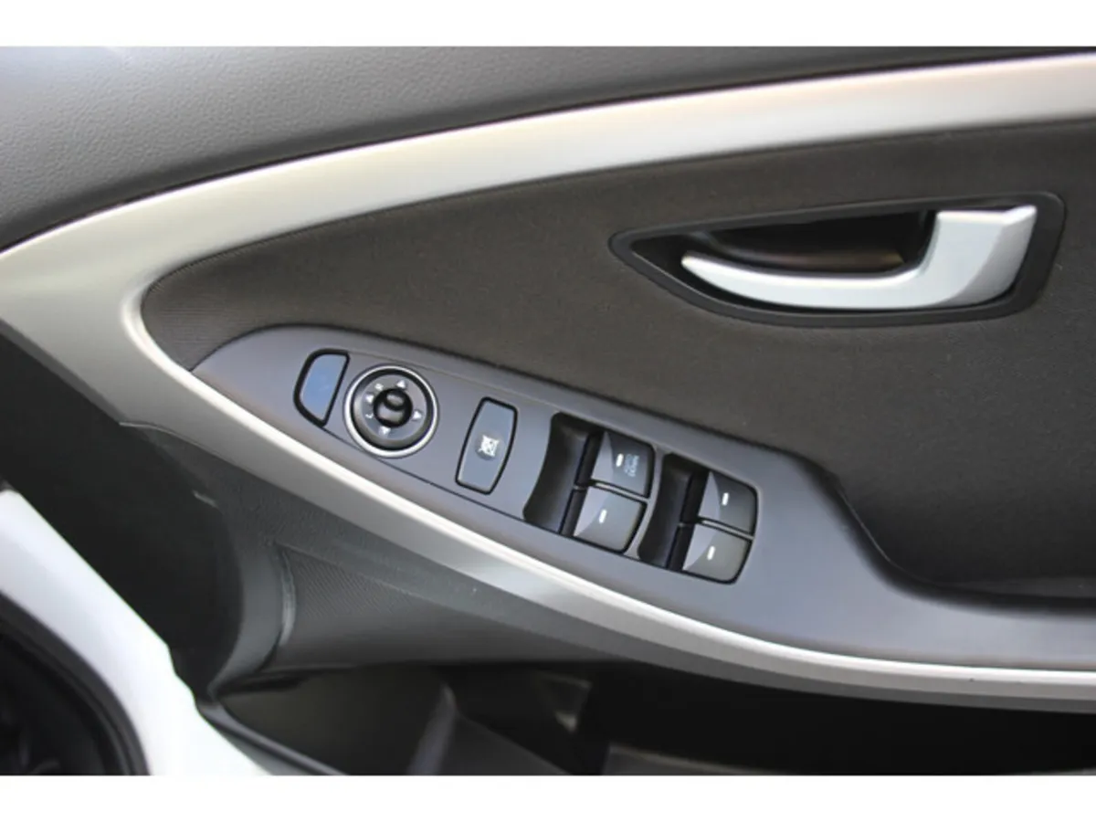 Hyundai i30 Hatchback, Diesel, 2017, White