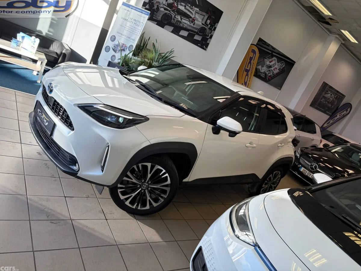 Toyota Yaris Cross Hatchback, Petrol Hybrid, 2022, White