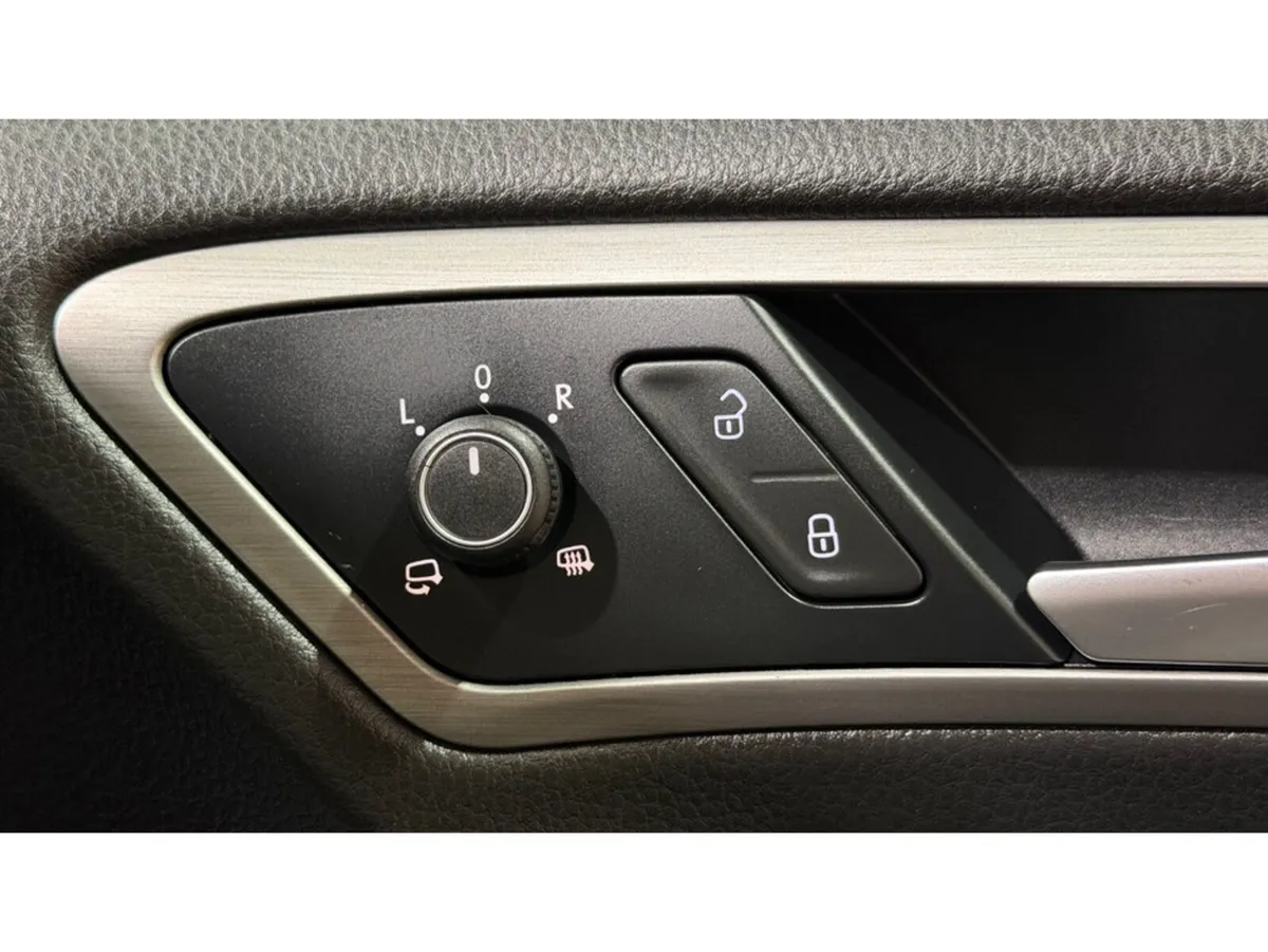 Volkswagen Golf Hatchback, Diesel, 2017, Black