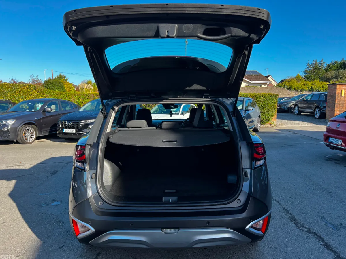 Kia Sportage MPV, Diesel, 2023, Grey