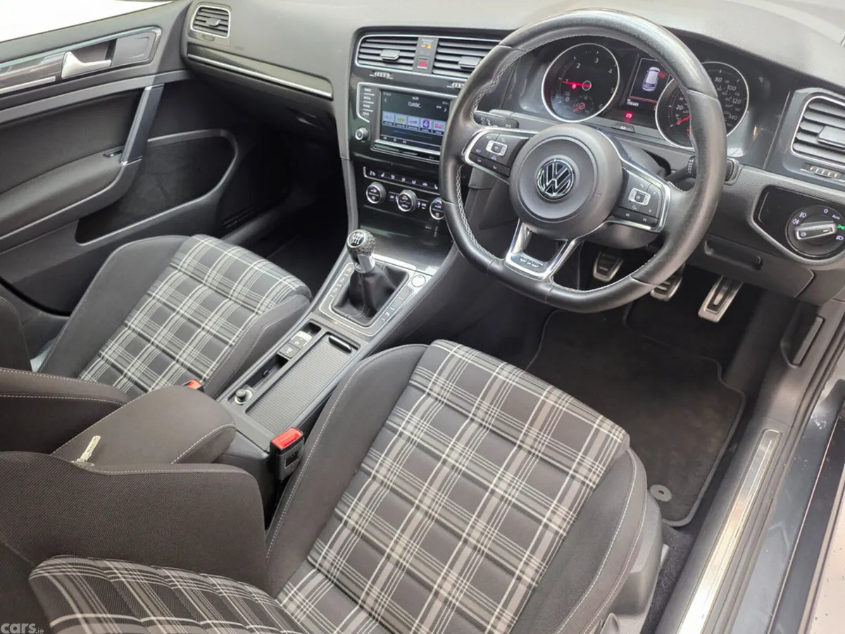 Volkswagen Golf Hatchback, Diesel, 2016, Grey