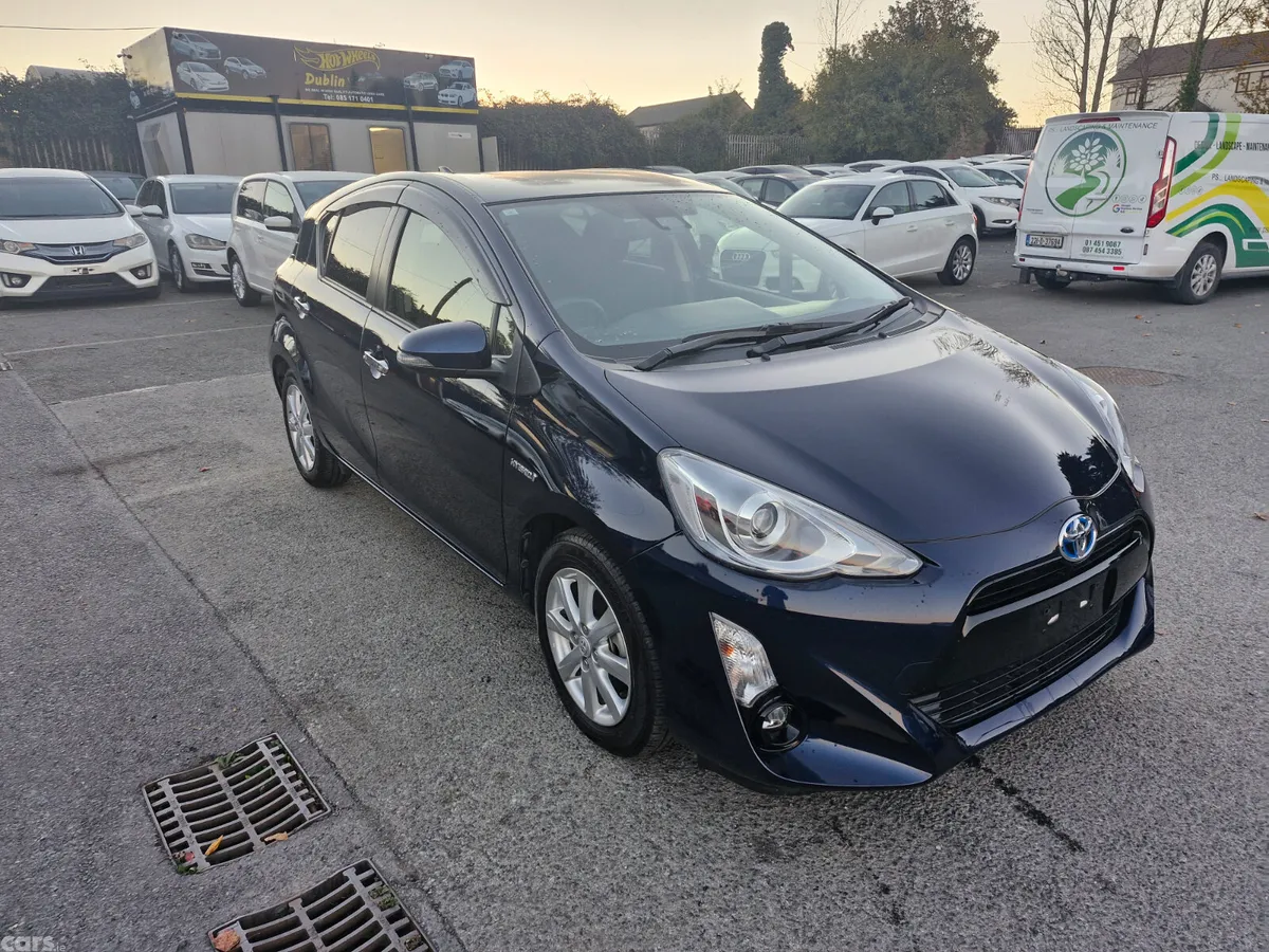 Toyota Aqua Hatchback, Petrol Hybrid, 2017, Blue