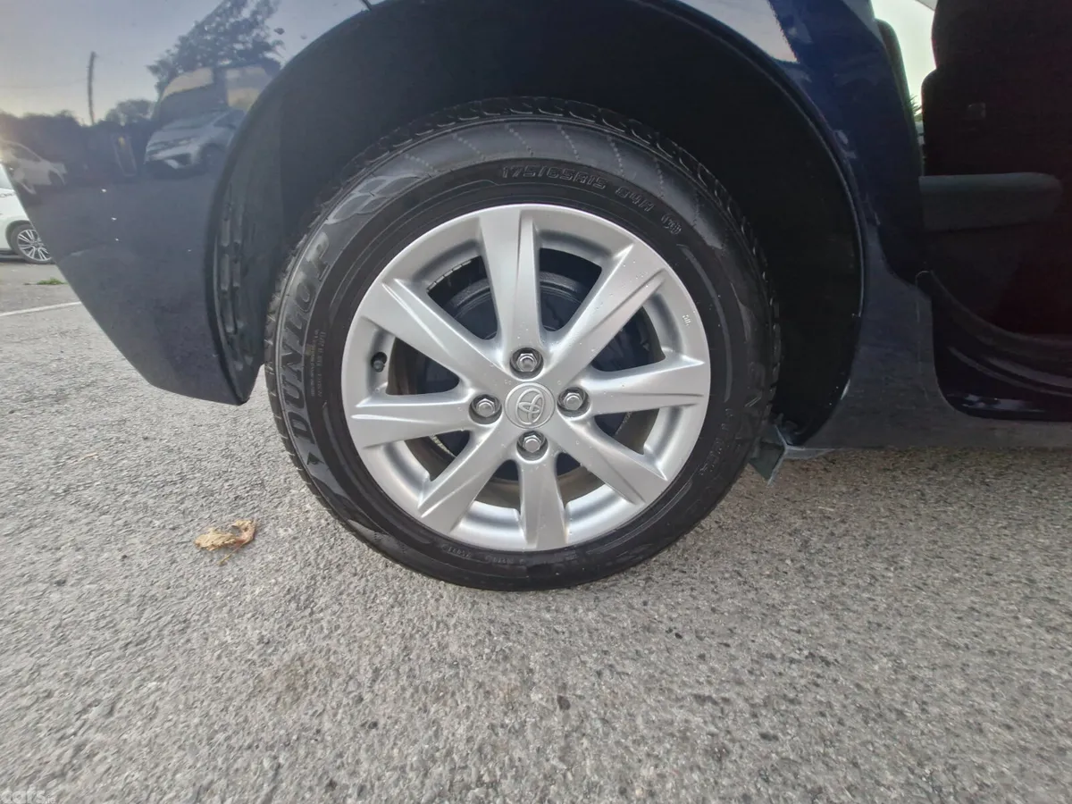 Toyota Aqua Hatchback, Petrol Hybrid, 2017, Blue