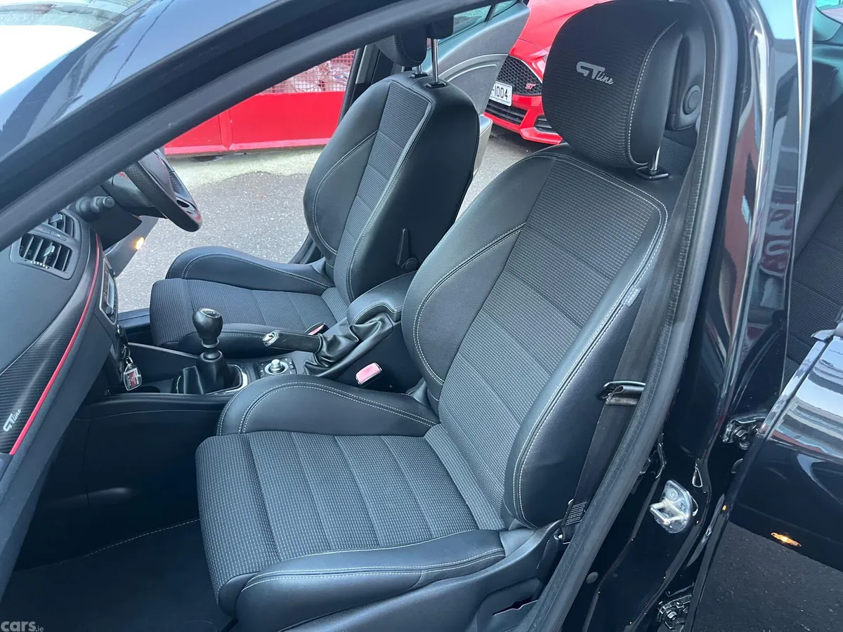 Renault Megane Hatchback, Diesel, 2015, Black