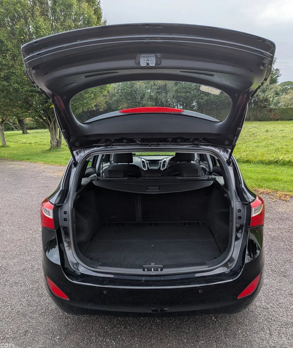 Hyundai i30 Estate/Jeep, Diesel, 2017, Black