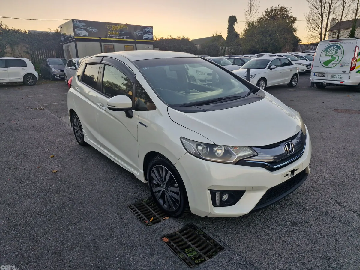 Honda Fit Hatchback, Petrol Hybrid, 2014, White