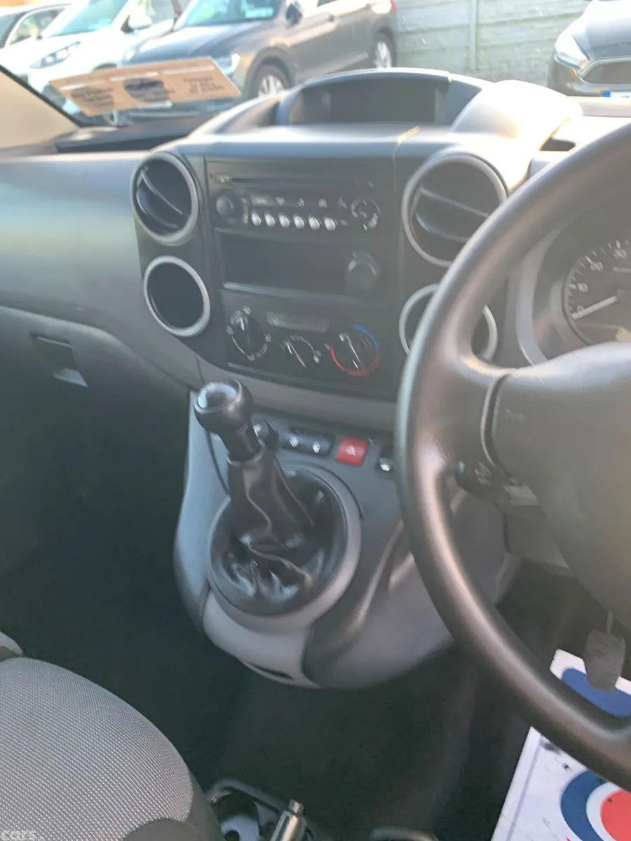 Peugeot Partner MPV, Diesel, 2018, Red