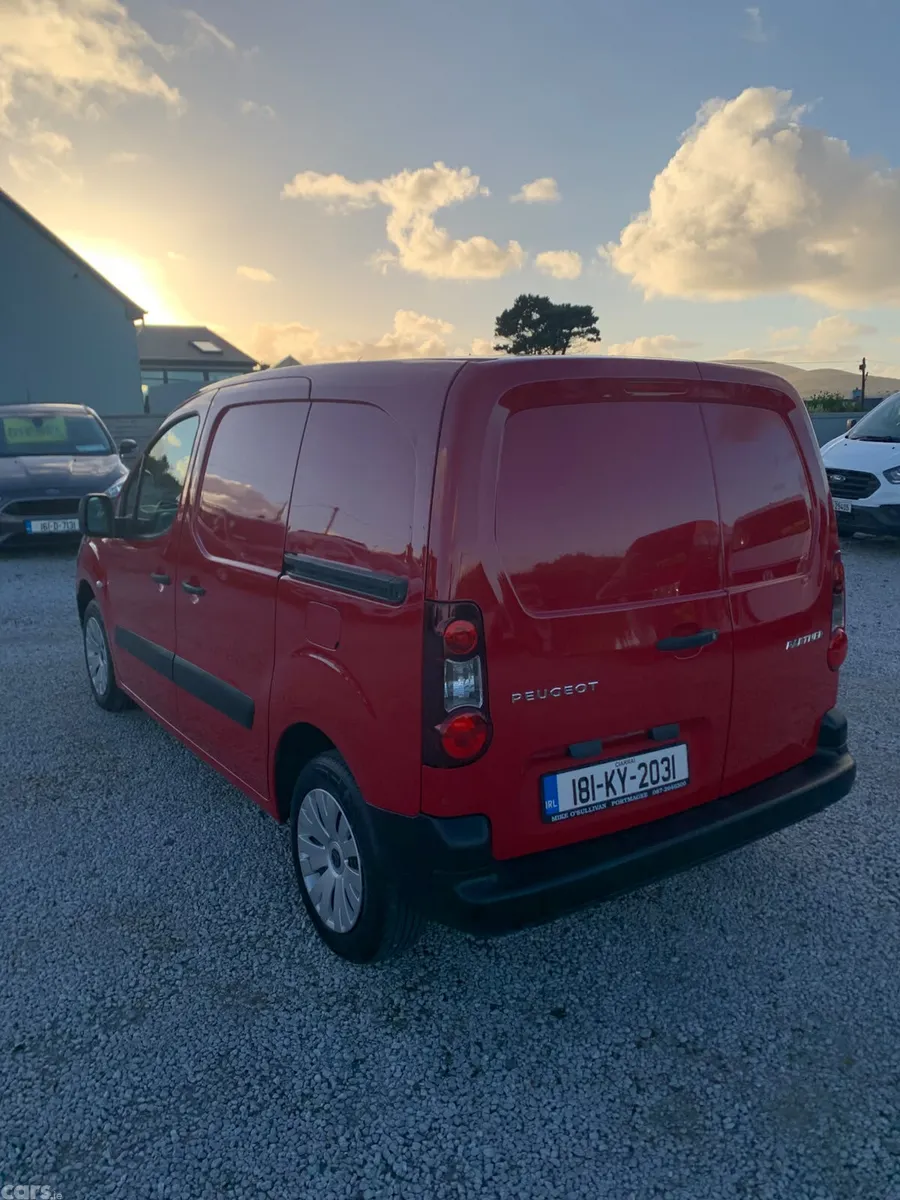 Peugeot Partner MPV, Diesel, 2018, Red
