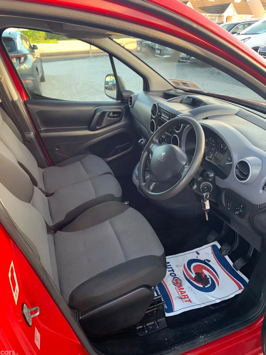 Peugeot Partner MPV, Diesel, 2018, Red