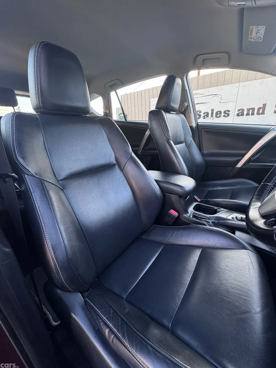 Toyota RAV4 SUV, Petrol Hybrid, 2016, Red