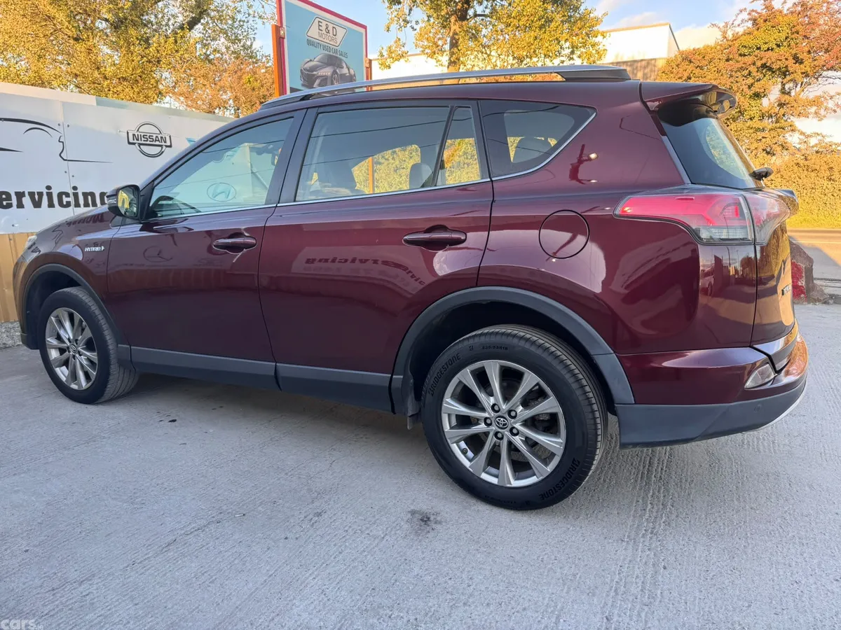 Toyota RAV4 SUV, Petrol Hybrid, 2016, Red