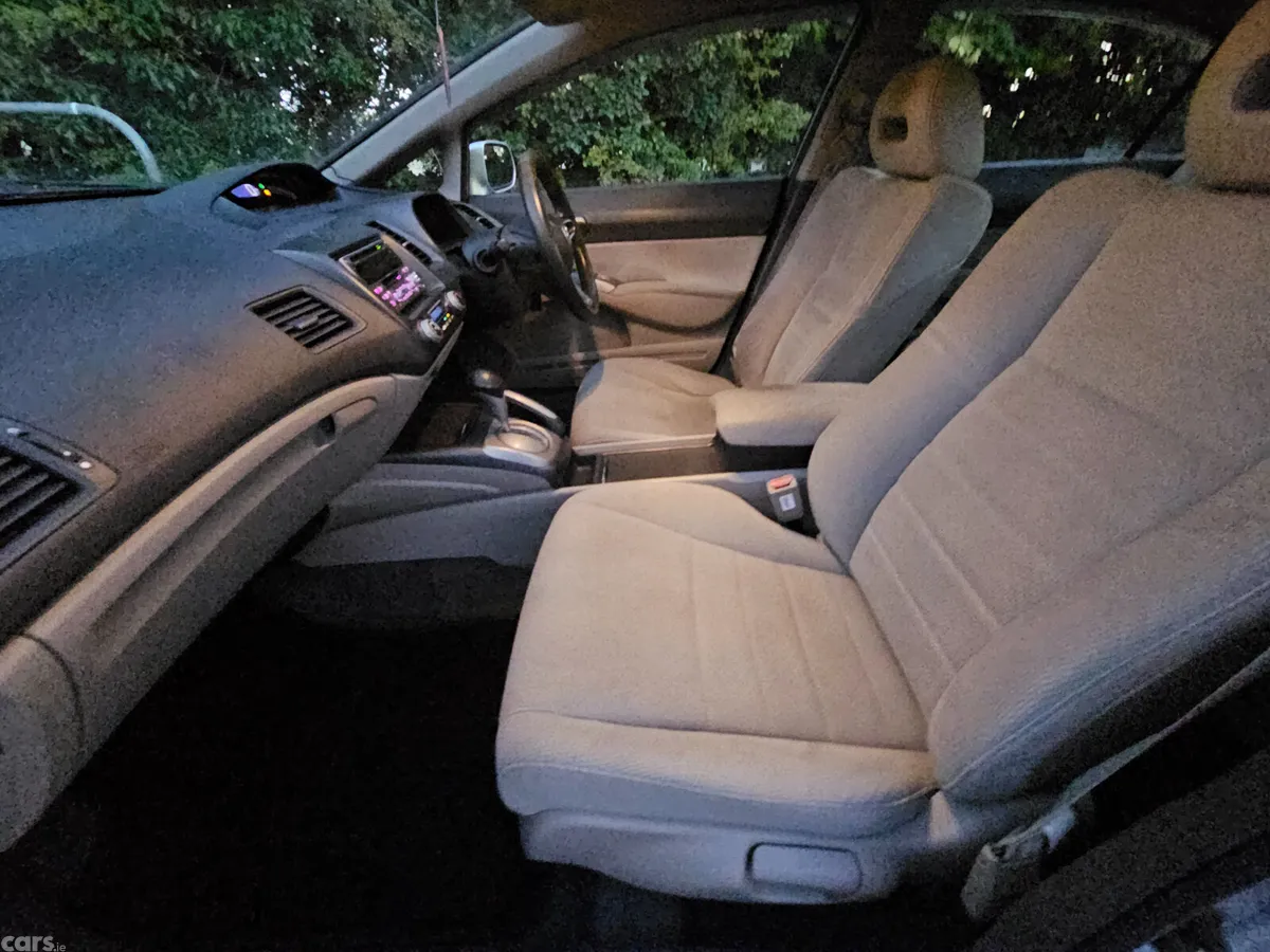 Honda Civic Saloon, Petrol Hybrid, 2010, Silver